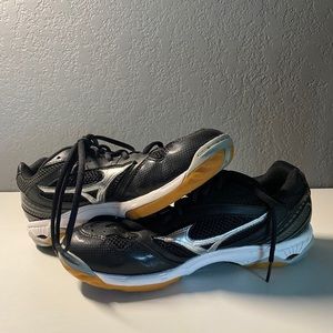Mizuno athletic shoes